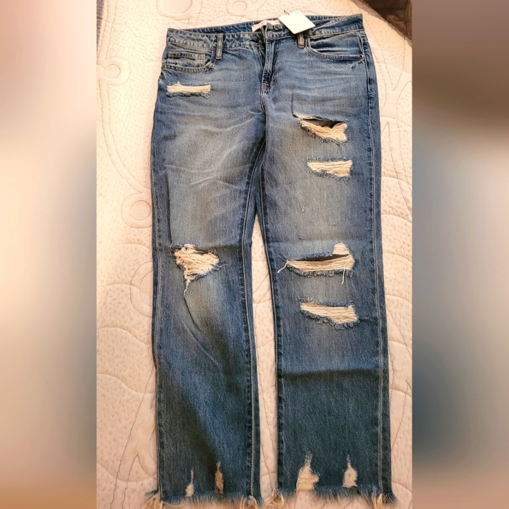 Cropped boyfriend jeans